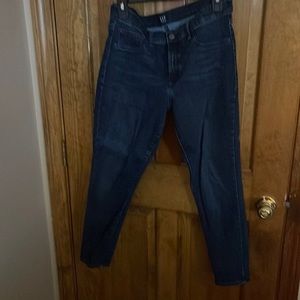 Gap dark wash Jegging. Like brand new. Size 32/14R.